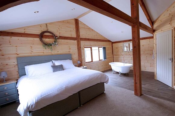 Stable Lodge - Peckmoor Farm Lodges, Crewkerne