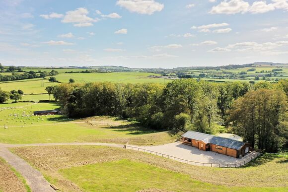 Pilsdon Perch - Peckmoor Farm Lodges, Crewkerne