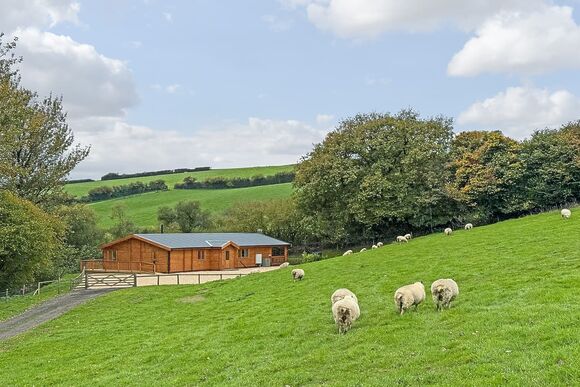 Norton Hill - Peckmoor Farm Lodges, Crewkerne