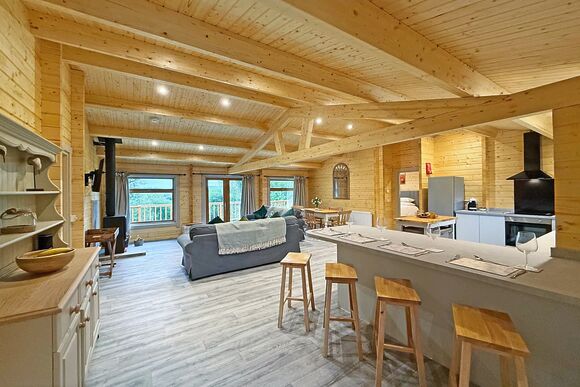 Norton Hill - Peckmoor Farm Lodges, Crewkerne