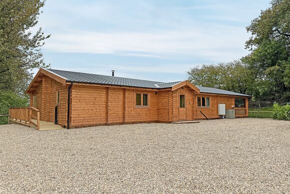 Norton Hill - Peckmoor Farm Lodges, Crewkerne