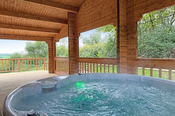 Norton Hill - Peckmoor Farm Lodges, Crewkerne