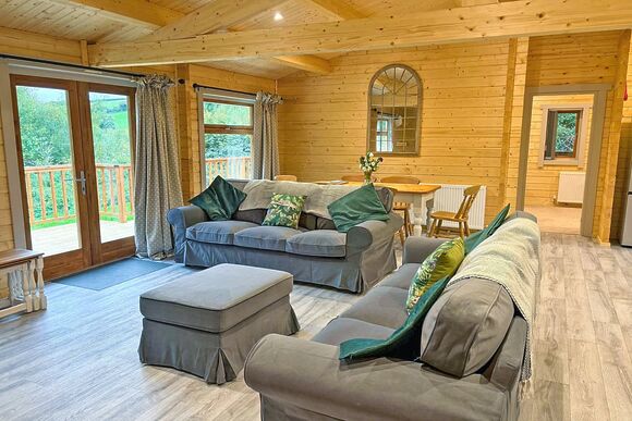 Norton Hill - Peckmoor Farm Lodges, Crewkerne