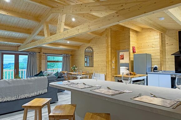 Norton Hill - Peckmoor Farm Lodges, Crewkerne