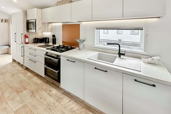 Astoria Caravan Pet Friendly - Pencnwc Holiday Park, Nr New Quay, Cardiganshire