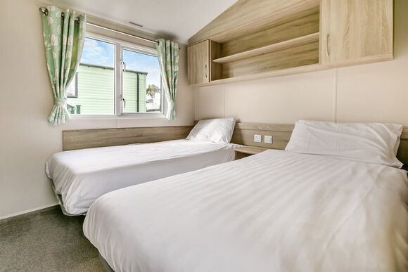 Bronze Caravan with parking, Bronze Caravan with parking P - Pendine Sands, Pendine, Nr Carmarthen