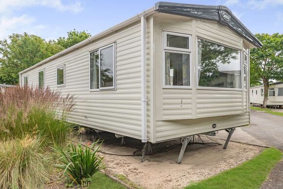 Gold Caravan with parking - Pendine Sands, Pendine, Nr Carmarthen