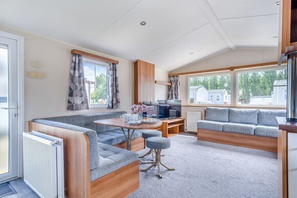 Silver Caravan with parking & decking 6 - Pendine Sands, Pendine, Nr Carmarthen