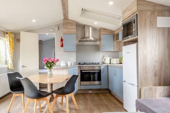Silver Caravan with parking, Silver Caravan with parking P - Pendine Sands, Pendine, Nr Carmarthen