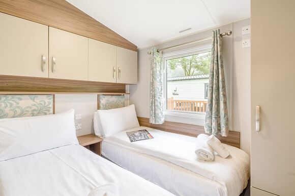 Gold Premium 2  Caravan slps 6 parking, Gold Premium Caravan with parking - Pendine Sands, Pendine, Nr Carmarthen