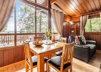 Beeches Spa - Penllwyn Lodges, Garthmyl, Montgomery