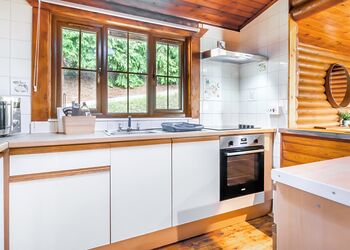 The Log Spa - Penllwyn Lodges, Garthmyl, Montgomery