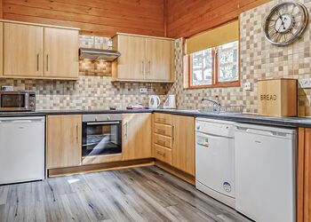 The Murray Spa - Penllwyn Lodges, Garthmyl, Montgomery