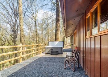 Foxglove - Penllwyn Lodges, Garthmyl, Montgomery