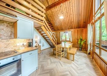 The Mountain Spa - Penllwyn Lodges, Garthmyl, Montgomery