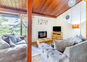 The Sycamores Spa - Penllwyn Lodges, Garthmyl, Montgomery