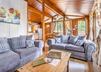 The Sycamores Spa - Penllwyn Lodges, Garthmyl, Montgomery