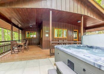 The Larches Spa - Penllwyn Lodges, Garthmyl, Montgomery