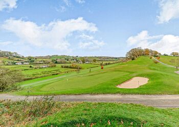 The Larches Spa - Penllwyn Lodges, Garthmyl, Montgomery