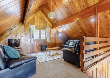 The Oaks Spa - Penllwyn Lodges, Garthmyl, Montgomery