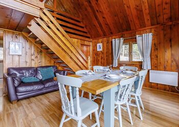 The Oaks Spa - Penllwyn Lodges, Garthmyl, Montgomery