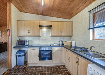 The Squirrels Drey - Penllwyn Lodges, Garthmyl, Montgomery