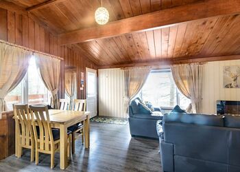 Toft - Penllwyn Lodges, Garthmyl, Montgomery