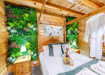 The Hollies - Penllwyn Lodges, Garthmyl, Montgomery