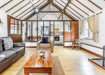 Stablings Cottage - Penllwyn Lodges, Garthmyl, Montgomery