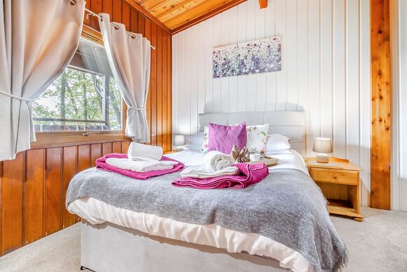 Cedars Spa - Penllwyn Lodges, Garthmyl, Montgomery