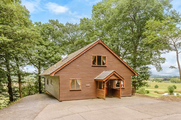 Captain&rsquo;s Cabin - Penllwyn Lodges, Garthmyl, Montgomery