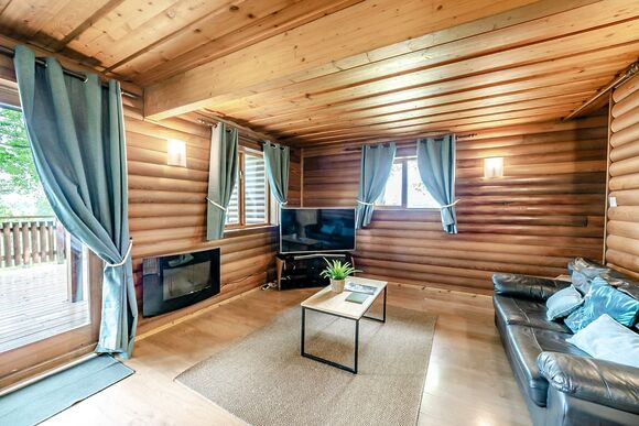 Captain&rsquo;s Cabin - Penllwyn Lodges, Garthmyl, Montgomery