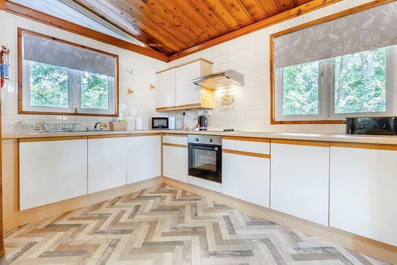 Crow&rsquo;s Nest - Penllwyn Lodges, Garthmyl, Montgomery