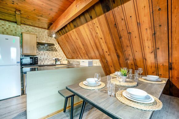 Alpine - Penllwyn Lodges, Garthmyl, Montgomery