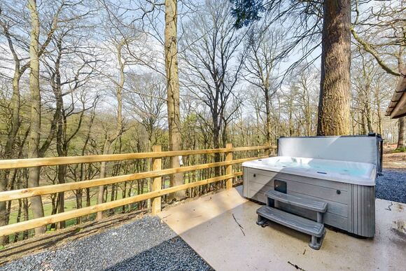 Foxglove - Penllwyn Lodges, Garthmyl, Montgomery