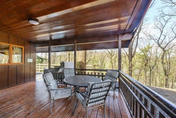 Foxglove - Penllwyn Lodges, Garthmyl, Montgomery