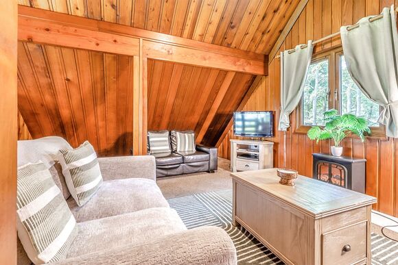 The Mountain Spa - Penllwyn Lodges, Garthmyl, Montgomery