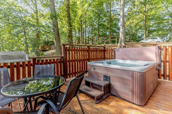 Pines Spa - Penllwyn Lodges, Garthmyl, Montgomery