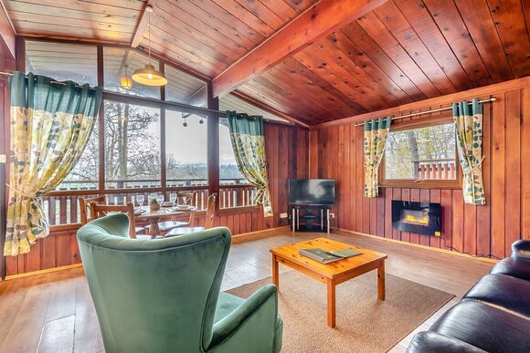 Pines Spa - Penllwyn Lodges, Garthmyl, Montgomery