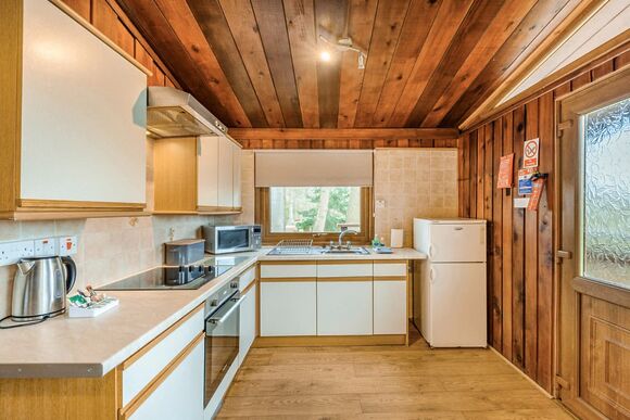 Pines Spa - Penllwyn Lodges, Garthmyl, Montgomery