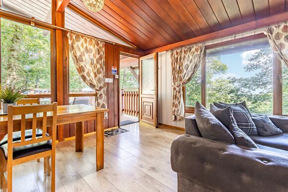 The Sycamores Spa - Penllwyn Lodges, Garthmyl, Montgomery