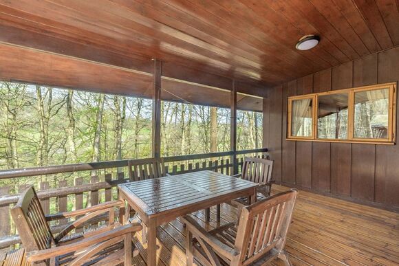 The Larches Spa - Penllwyn Lodges, Garthmyl, Montgomery