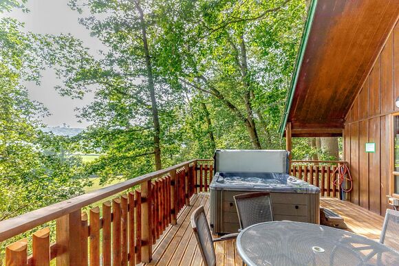 The Oaks Spa - Penllwyn Lodges, Garthmyl, Montgomery