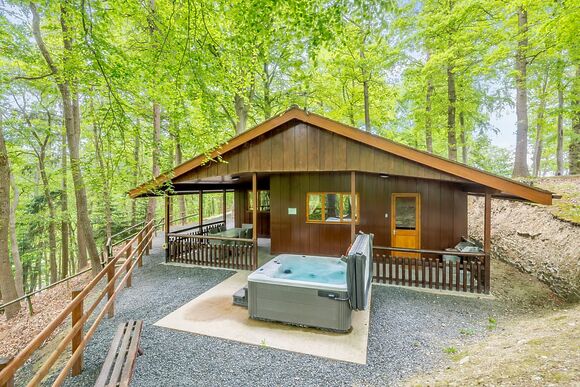 The Squirrels Drey - Penllwyn Lodges, Garthmyl, Montgomery