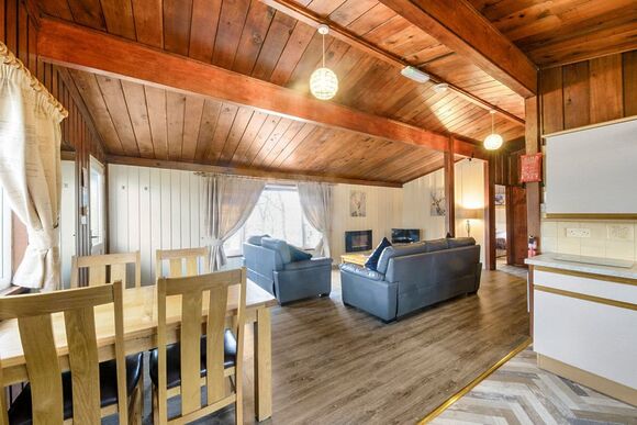 Toft - Penllwyn Lodges, Garthmyl, Montgomery