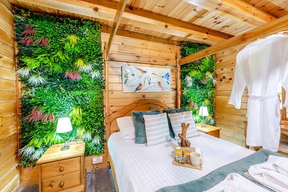 The Hollies - Penllwyn Lodges, Garthmyl, Montgomery