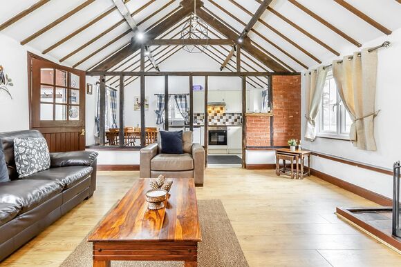 Stablings Cottage - Penllwyn Lodges, Garthmyl, Montgomery