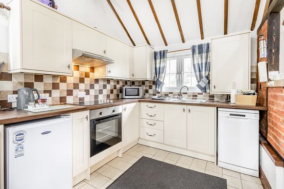 Stablings Cottage - Penllwyn Lodges, Garthmyl, Montgomery