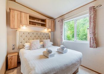 Foxglove 5 Platinum - Pen-y-Garth Lodges, Bala,