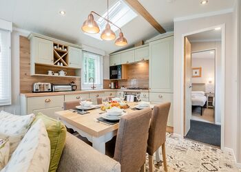 Aran Retreat - Pen-y-Garth Lodges, Bala,